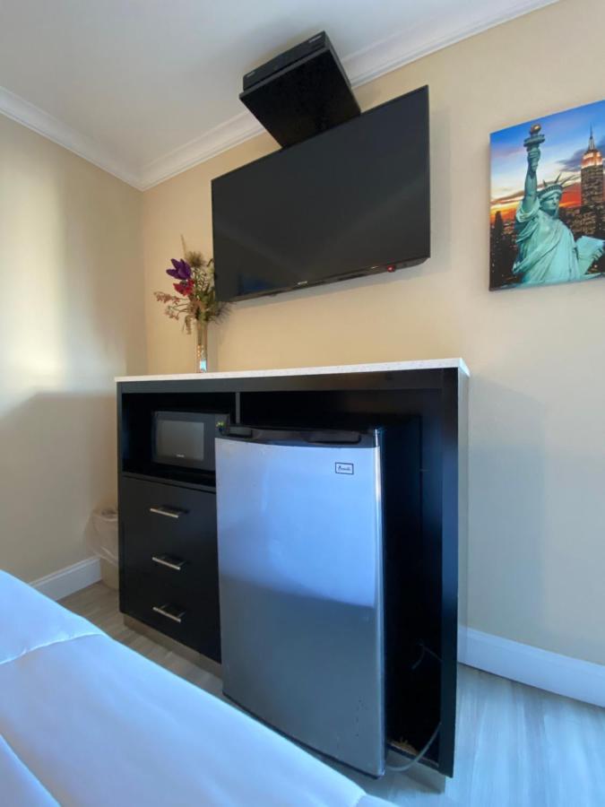 Relax Inn North Babylon Esterno foto