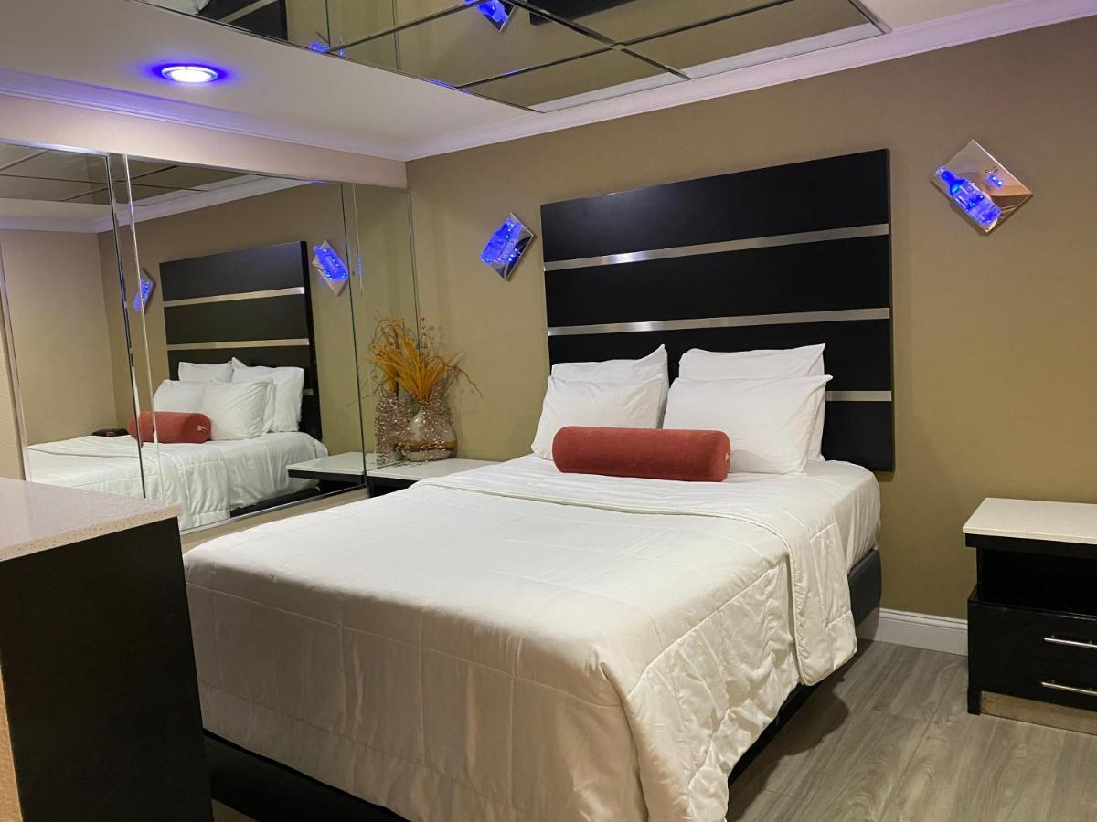 Relax Inn North Babylon Esterno foto